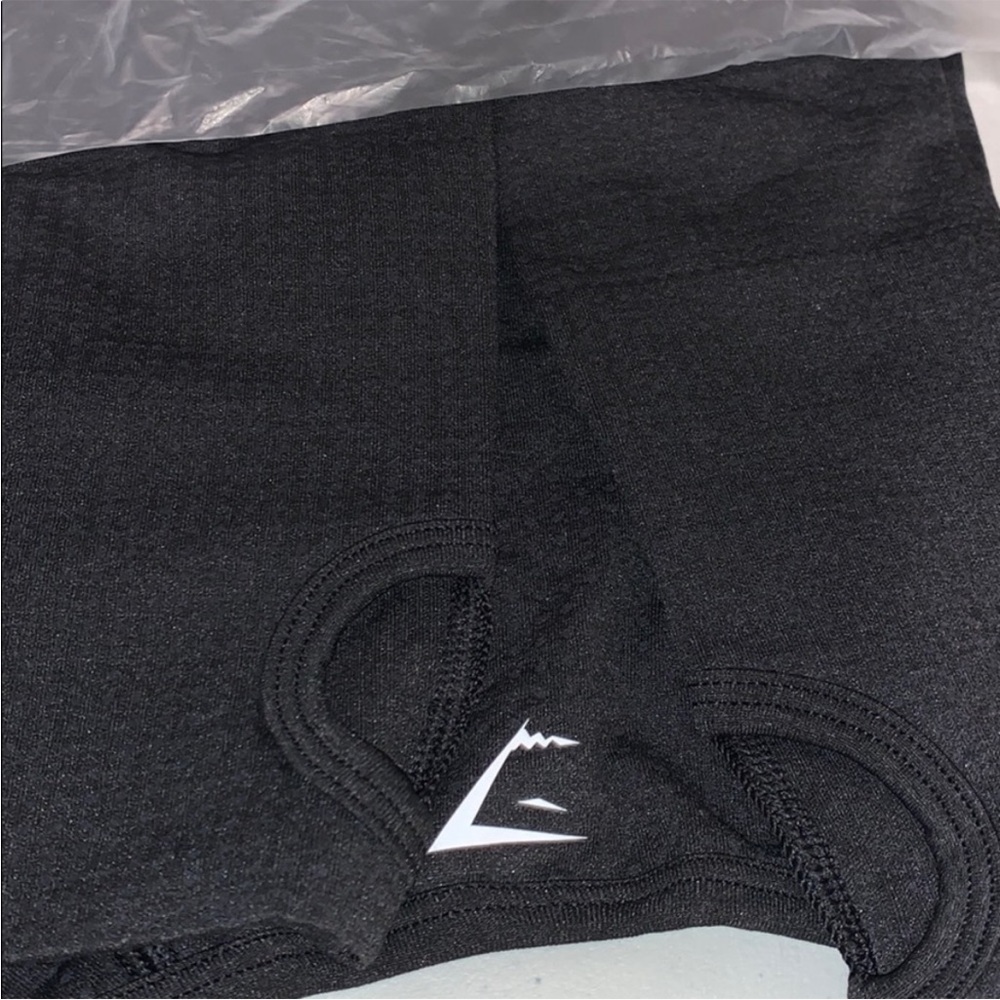 Gymshark Vital Seamless long sleeve black crop top BNWT SIZE XS - Picture 5 of 6